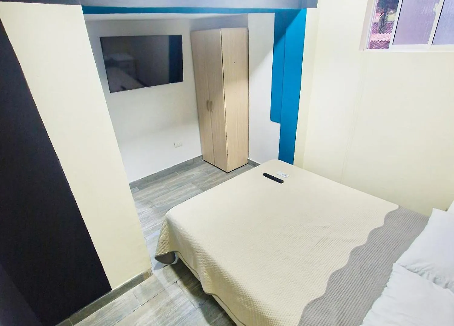 5 Bdmr Spacious Apartment At Poblado Medellin 0*,  Colombia