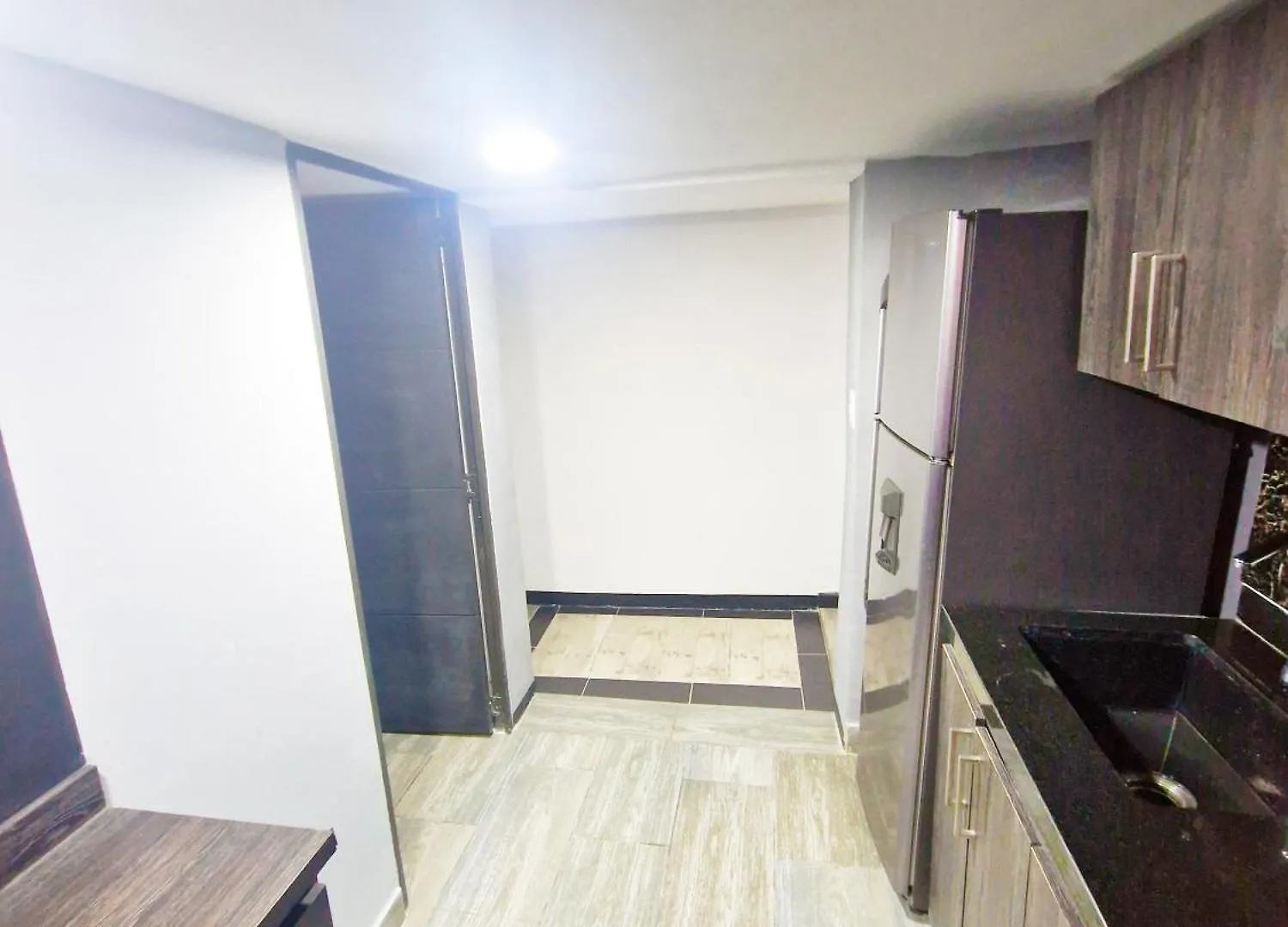 5 Bdmr Spacious Apartment At Poblado 麦德林